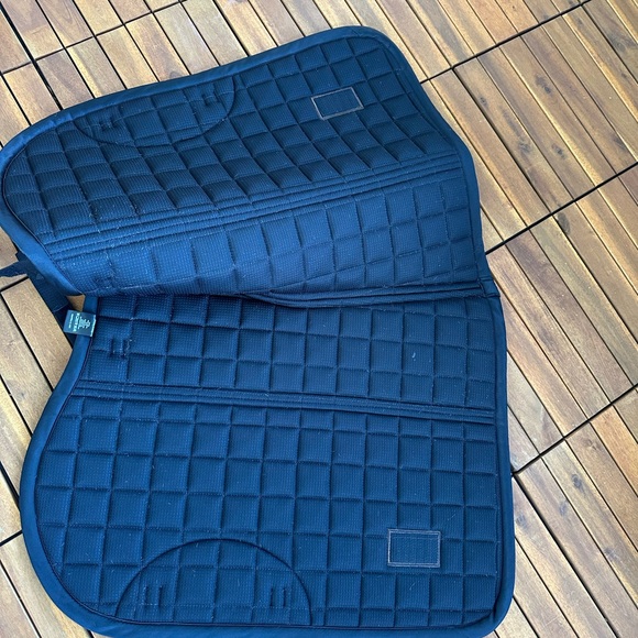 Equestrian Stockholm Brown and Black Equestrian Saddle Pad - Picture 4 of 4